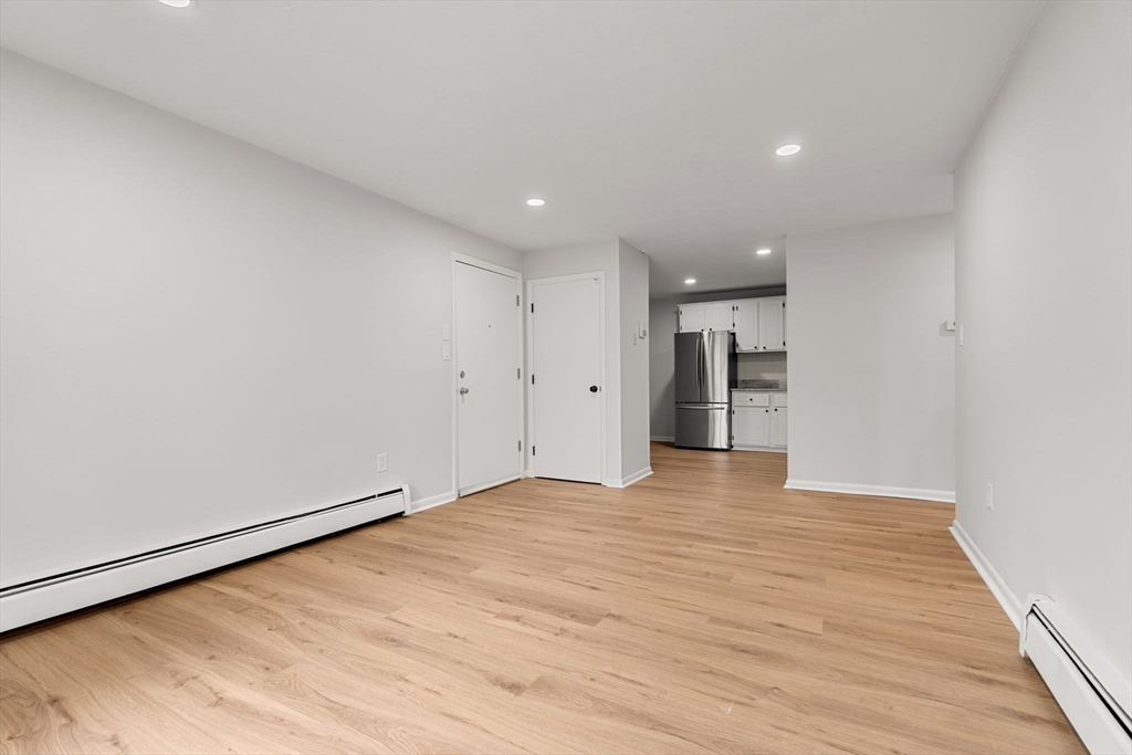 81 High Street, Unit 9 Amesbury, MA 01913 - Photo 9 of 31