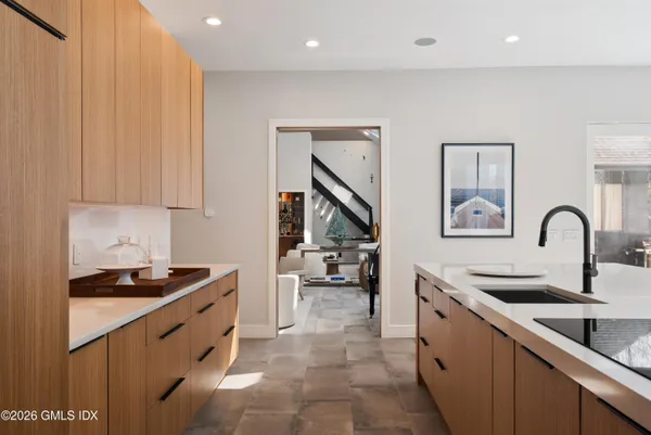 $3,950,000 | 294 East Middle Patent Road, Greenwich, CT 06831