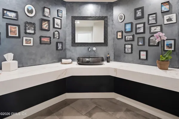 $3,950,000 | 294 East Middle Patent Road, Greenwich, CT 06831