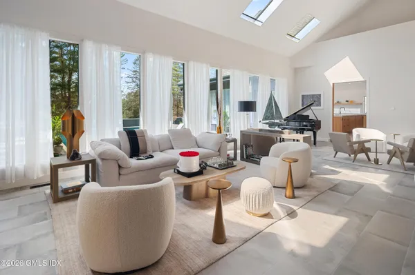 $3,950,000 | 294 East Middle Patent Road, Greenwich, CT 06831