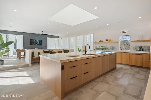 $3,950,000 | 294 East Middle Patent Road, Greenwich, CT 06831