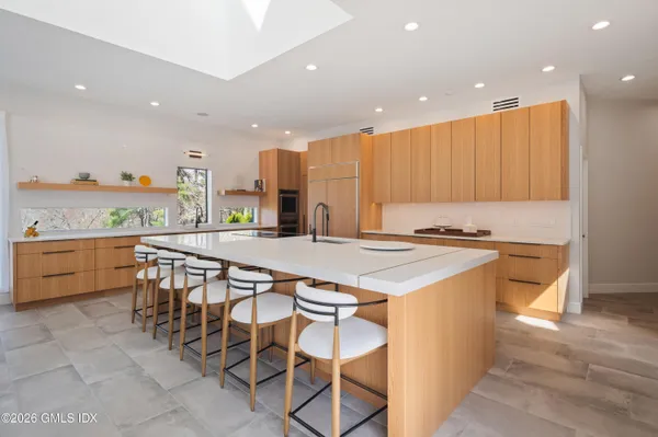 $3,950,000 | 294 East Middle Patent Road, Greenwich, CT 06831