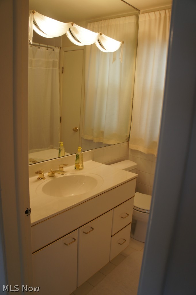 1994 Som Center Road Cleveland, OH 44124 - Photo 8 of 16 Gallery Image 8