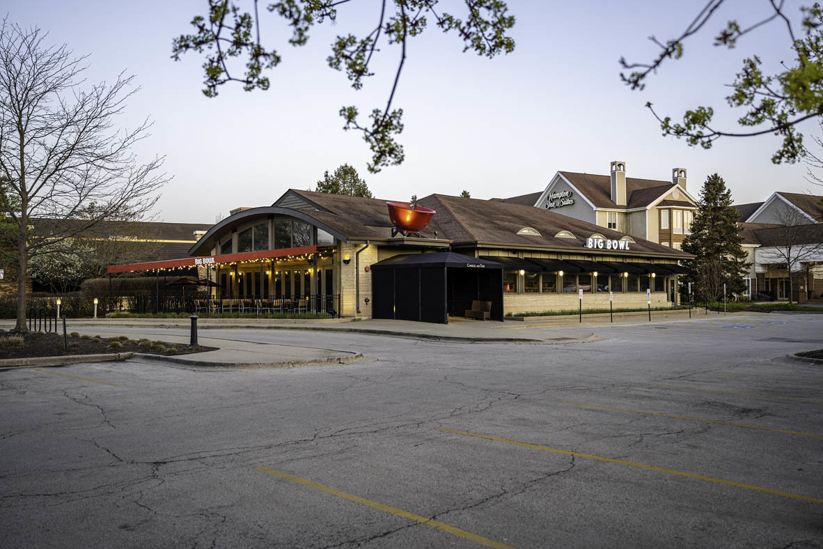 563 Yosemite Way Mundelein, IL 60060 - Photo 14 of 34 a view of a street with houses