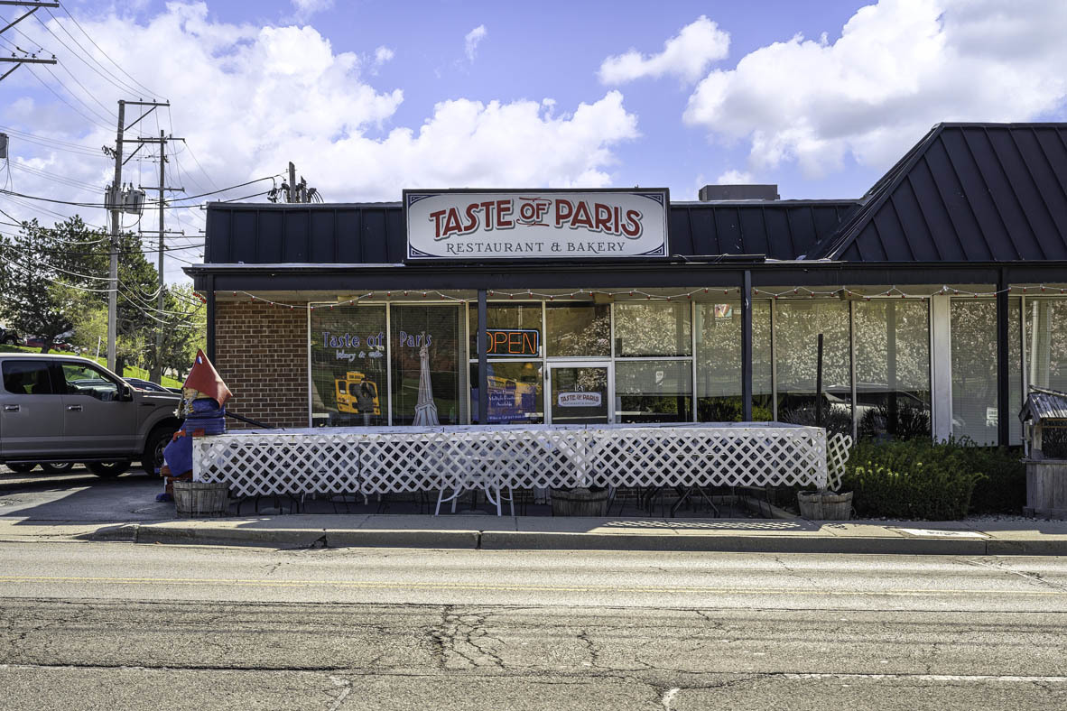 563 Yosemite Way Mundelein, IL 60060 - Photo 34 of 34 a sign on the side of a building