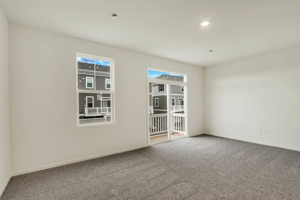 563 Yosemite Way Mundelein, IL 60060 - Photo 7 of 34 an empty room with windows