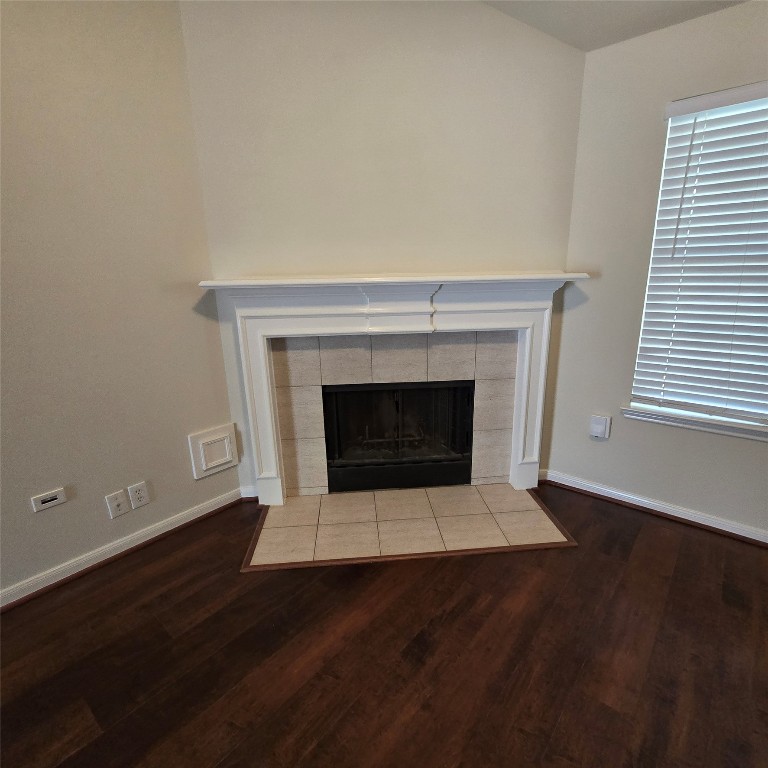 6411 Slate Stone Street Houston, TX 77084 - Photo 3 of 38 Elegant mantel over the gas fireplace.