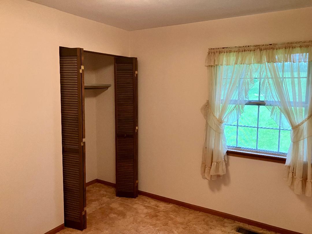 1327 Long Street Dixon, IL 61021 - Photo 12 of 18