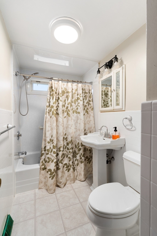 331 Grand Valley Road Springfield, MA 01128 - Photo 17 of 37 a bathroom with a toilet sink and shower