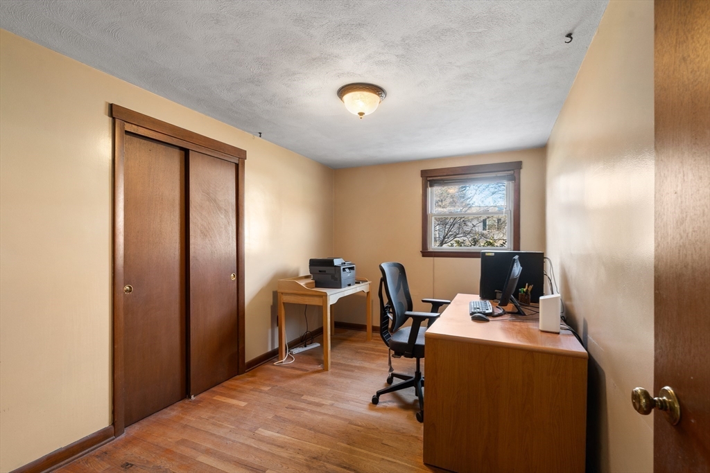 331 Grand Valley Road Springfield, MA 01128 - Photo 18 of 37 a workspace with furniture and window