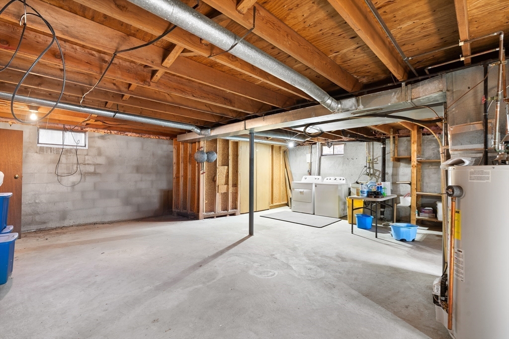 331 Grand Valley Road Springfield, MA 01128 - Photo 25 of 37