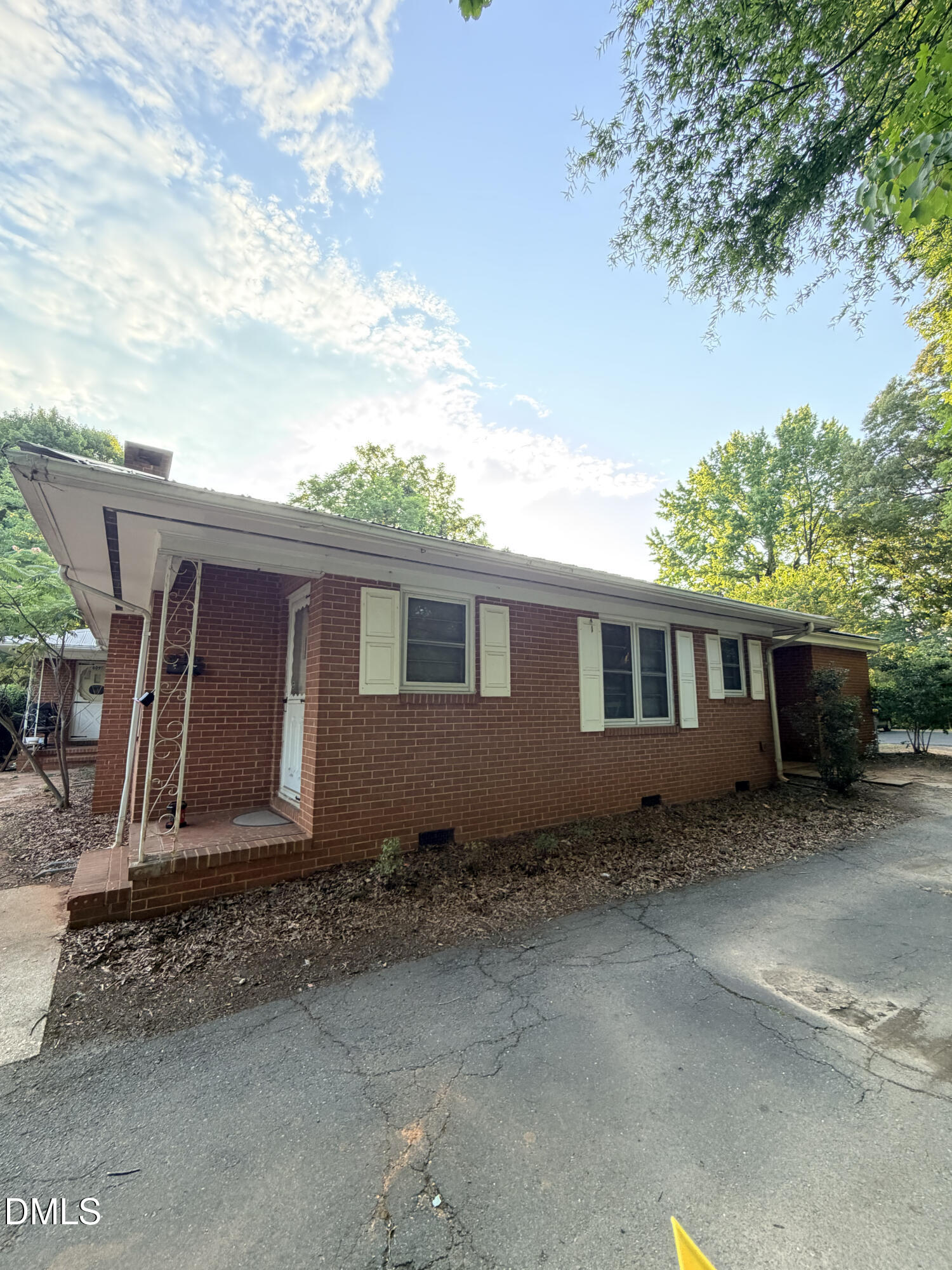 611 East Raleigh Street Siler City, NC 27344 - Photo 4 of 4