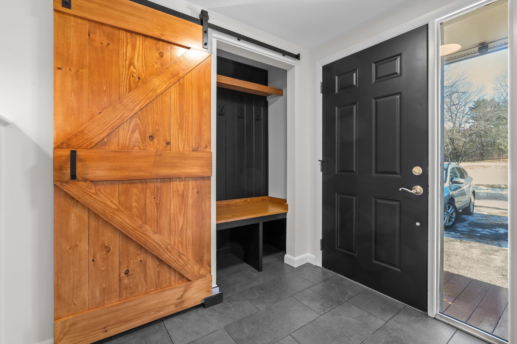 2 Rockingham Court Bedford, NH 03110 - Photo 11 of 56