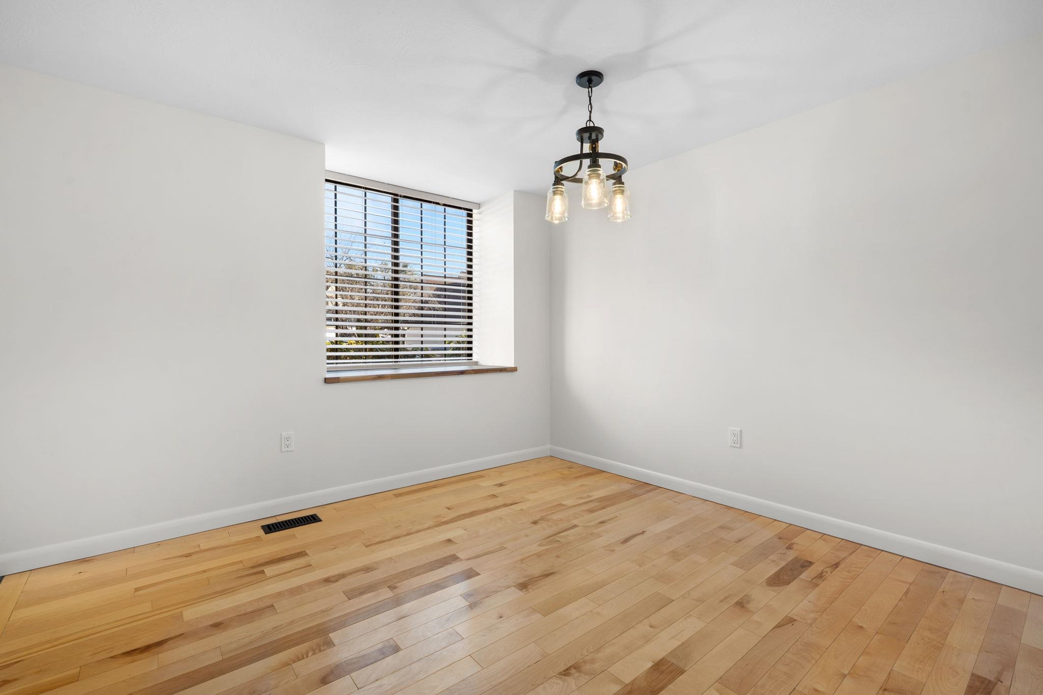 2 Rockingham Court Bedford, NH 03110 - Photo 16 of 56