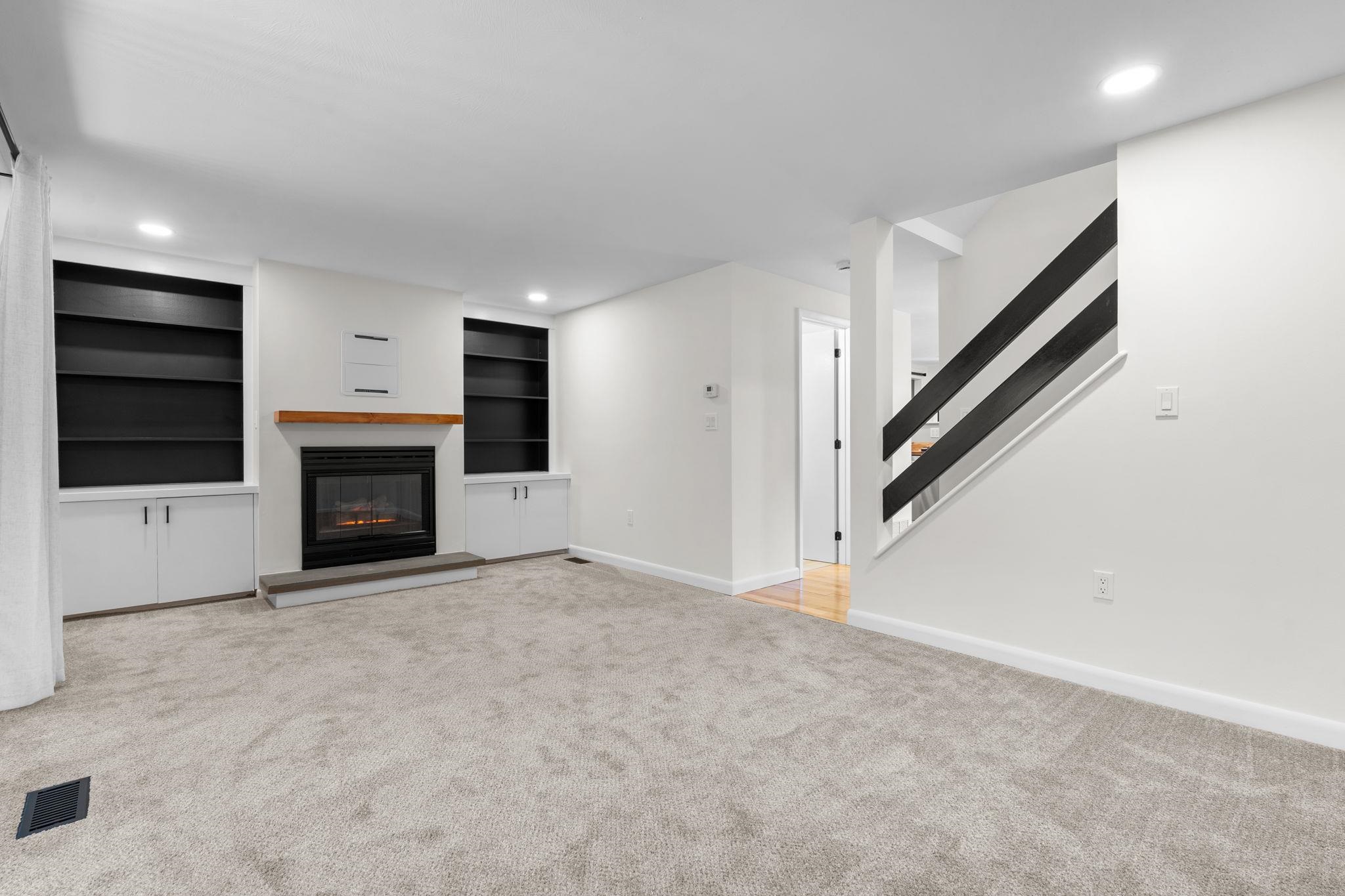 2 Rockingham Court Bedford, NH 03110 - Photo 19 of 56