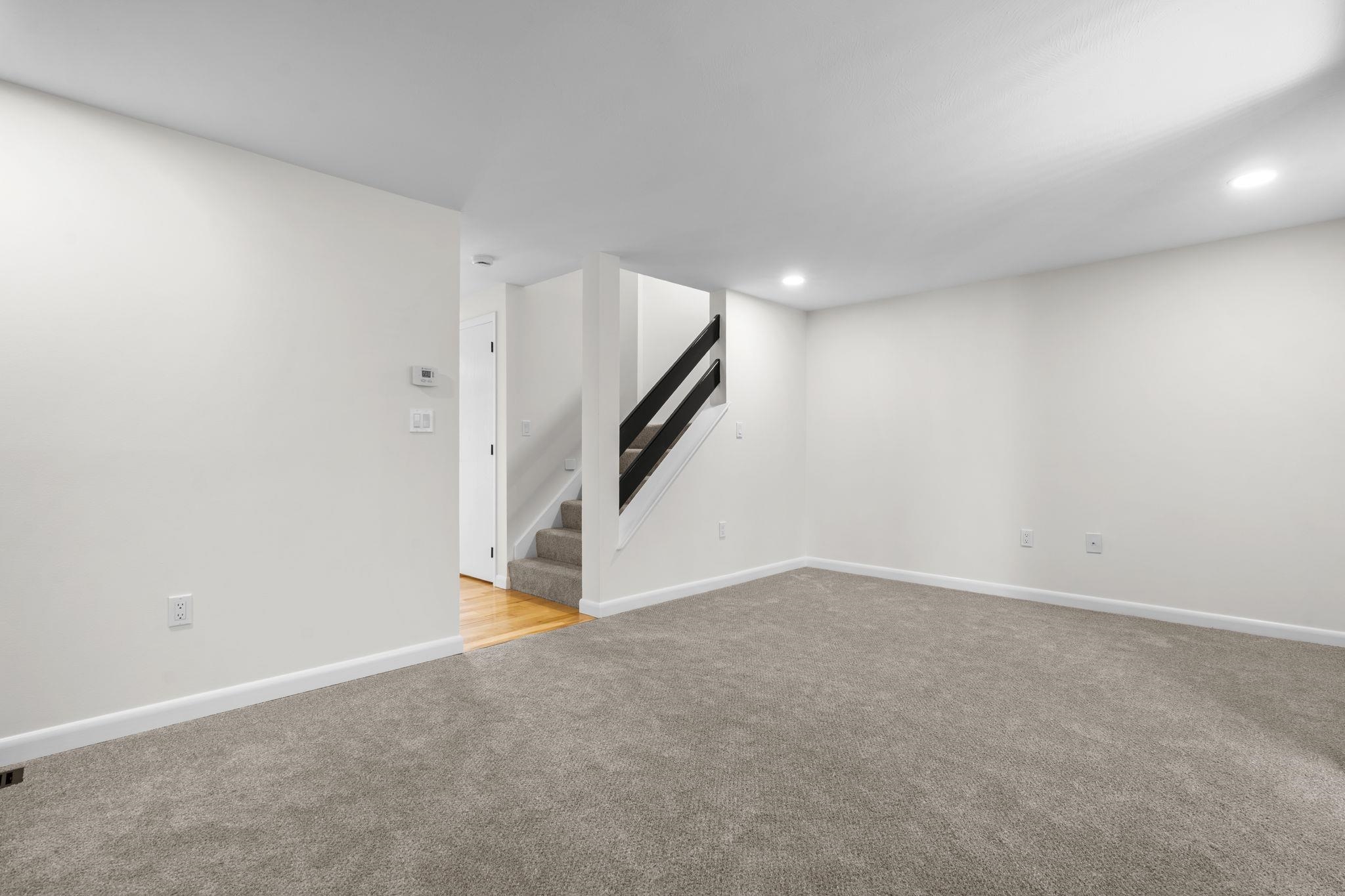 2 Rockingham Court Bedford, NH 03110 - Photo 21 of 56