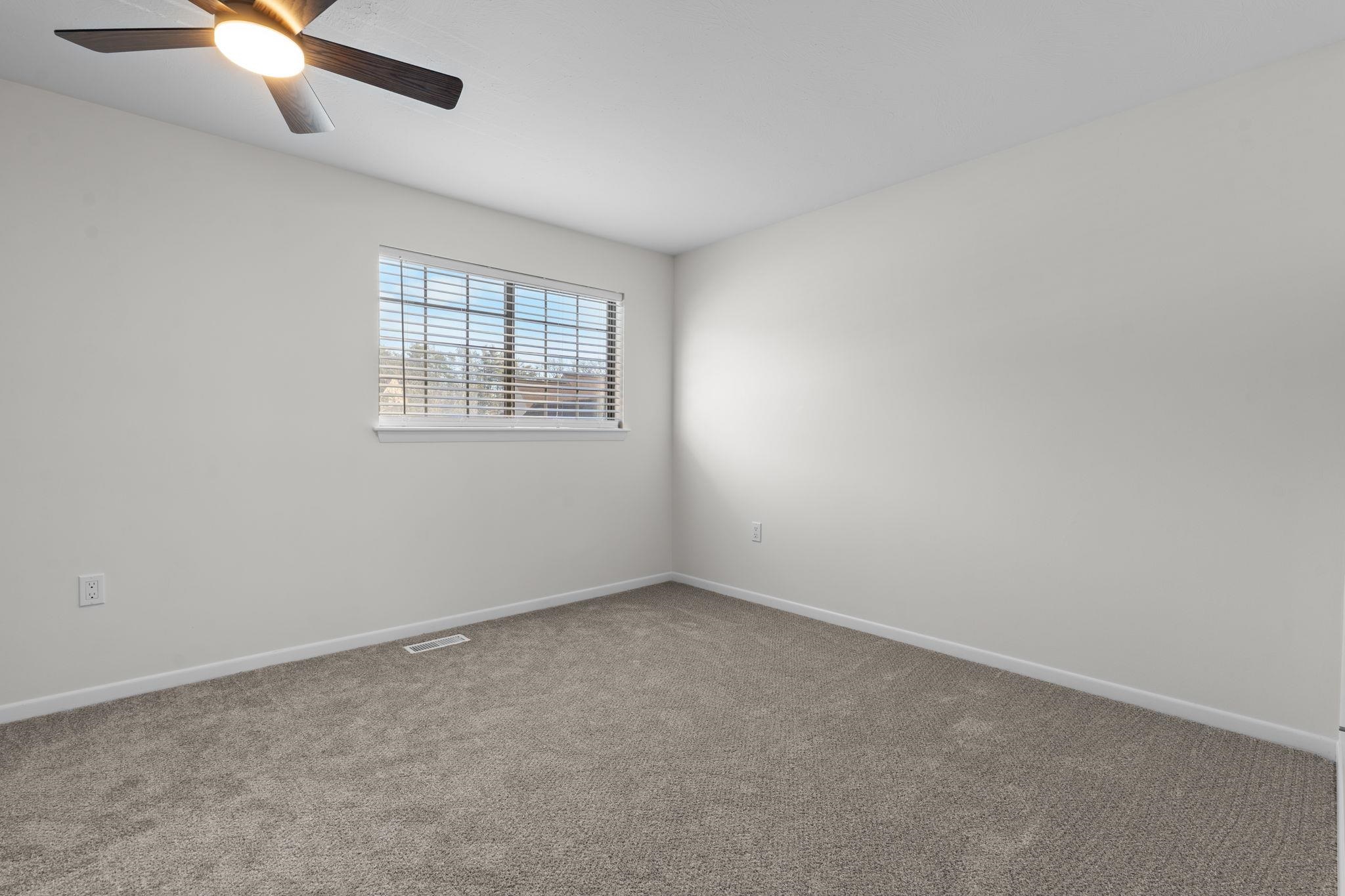 2 Rockingham Court Bedford, NH 03110 - Photo 34 of 56