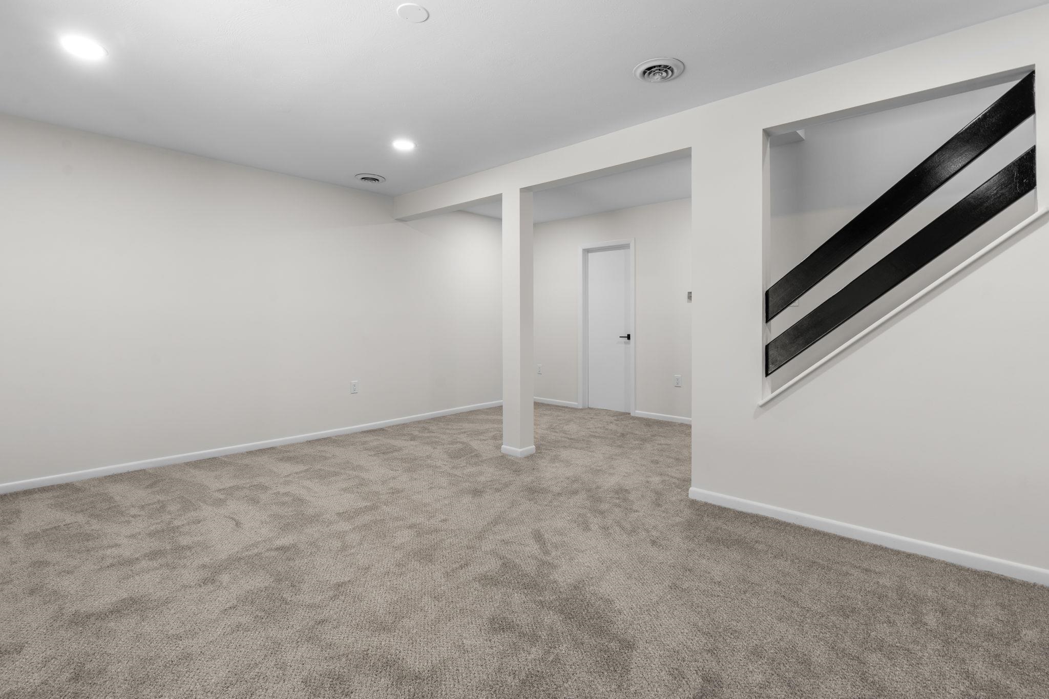 2 Rockingham Court Bedford, NH 03110 - Photo 40 of 56