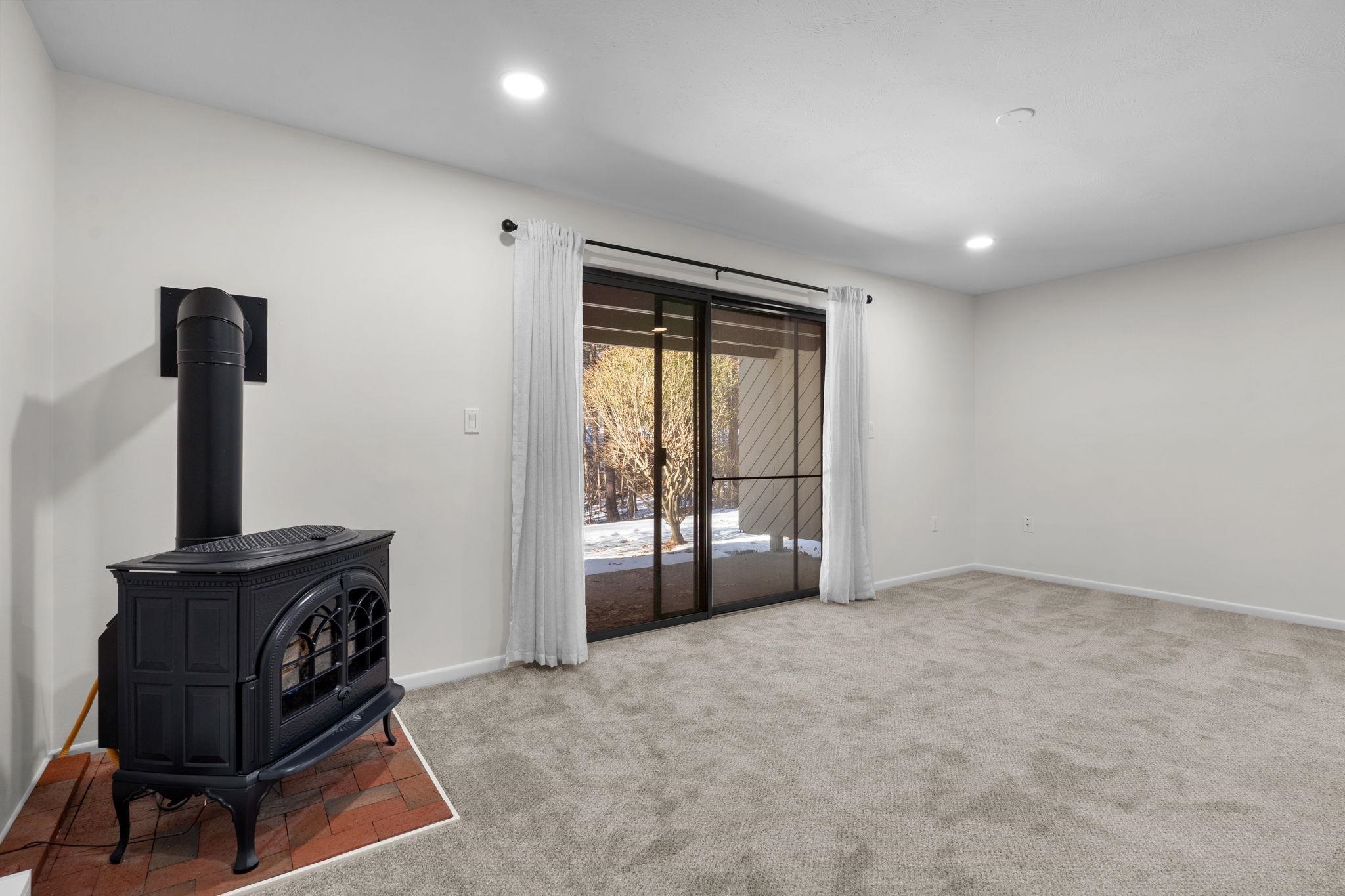 2 Rockingham Court Bedford, NH 03110 - Photo 42 of 56