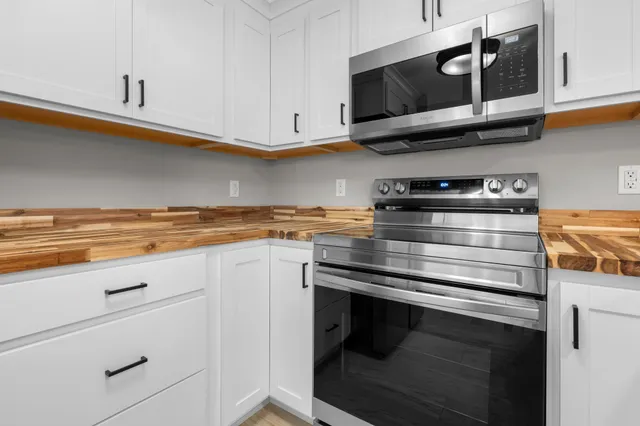 $4,600 | 2 Rockingham Court, Bedford, NH 03110