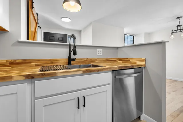 $4,600 | 2 Rockingham Court, Bedford, NH 03110