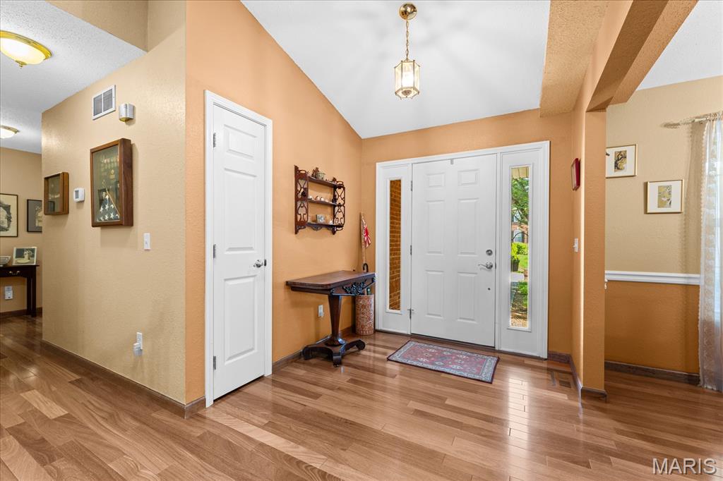1063 Oxford Hill Road O'Fallon, IL 62269 - Photo 4 of 60