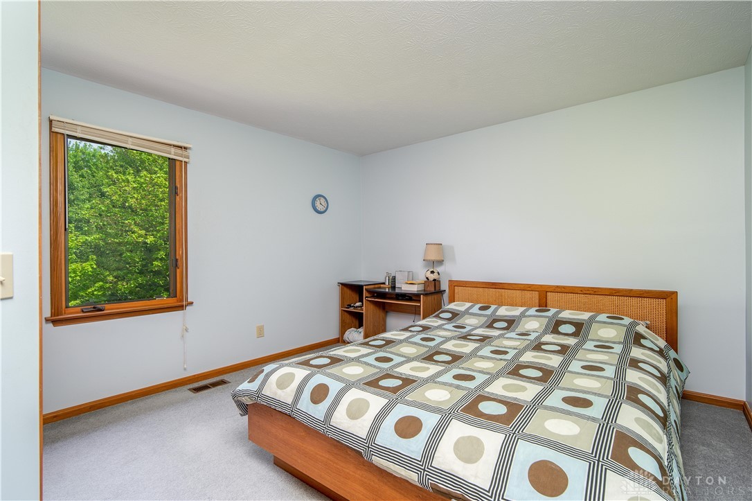 2286 South Ridge Court Beavercreek, OH 45434 - Photo 33 of 43