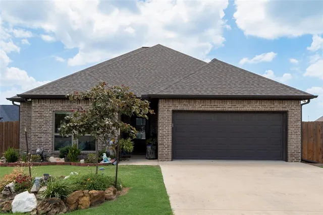 $264,900 | 2112 Cole Street, Mabank, TX 75147