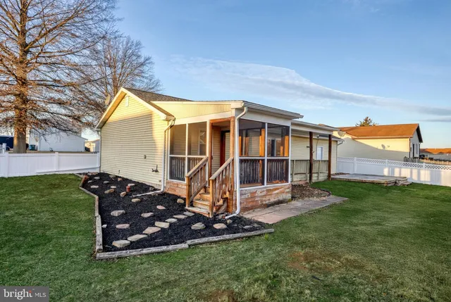 $285,000 | 3330 East Pheasant Drive, Dover, PA 17315