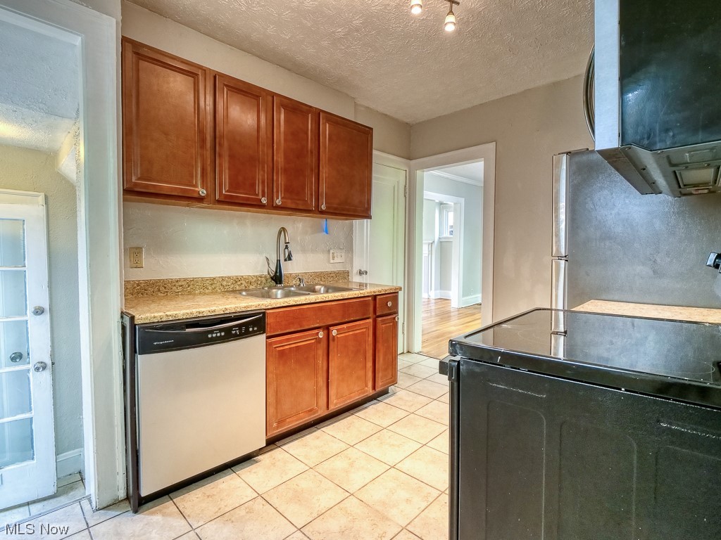 3845 Montevista Road Cleveland Heights, OH 44121 - Photo 8 of 21