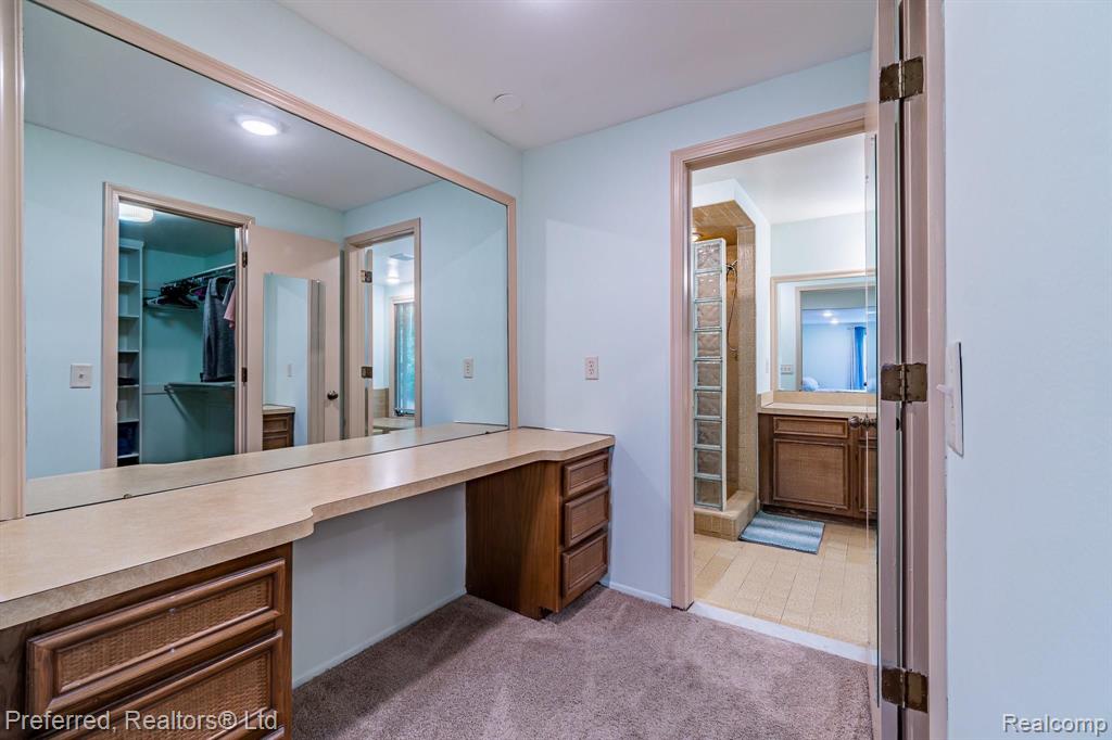 30210 High Valley Road Farmington Hills, MI 48331 - Photo 31 of 40