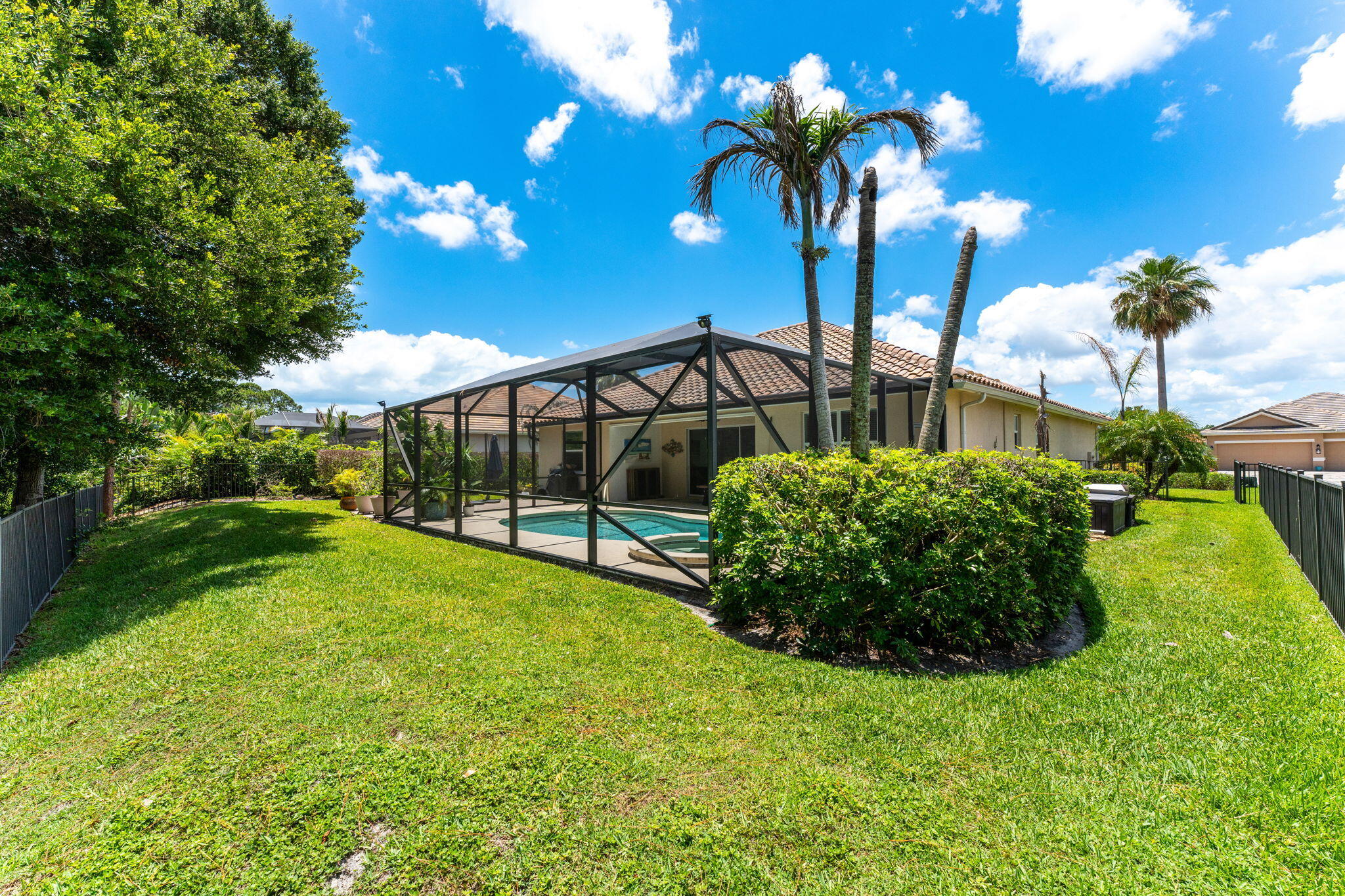 7657 Fieldstone Ranch Square Vero Beach, FL 32967 - Photo 42 of 52 a view of a garden