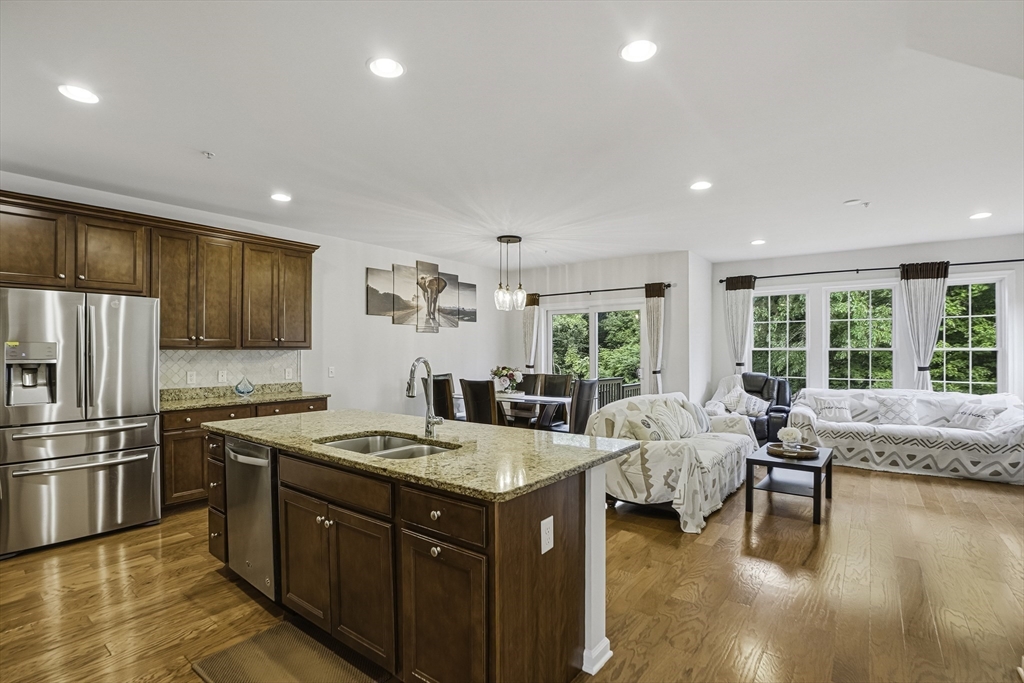 69 Spruce Street, Unit 69 Hopkinton, MA 01748 - Photo 7 of 40