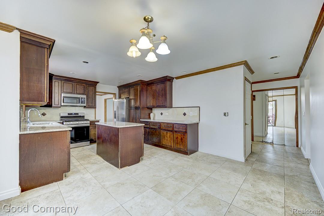 38092 Westchester Road Sterling Heights, MI 48310 - Photo 20 of 53 38092 Westchester Rd.-18.jpg
