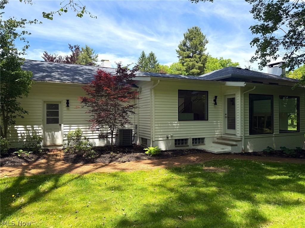 3866 Woodthrush Road Akron, OH 44333 - Photo 15 of 32
