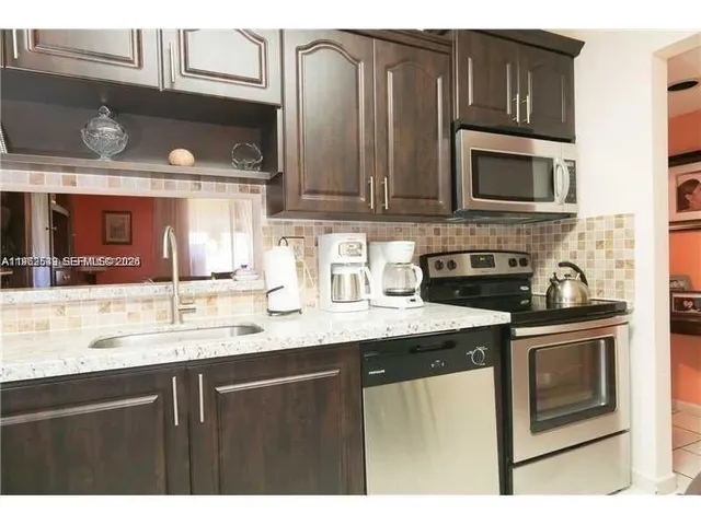 $2,100 | 8600 Southwest 133rd Avenue Road, Unit 221, Miami, FL 33183