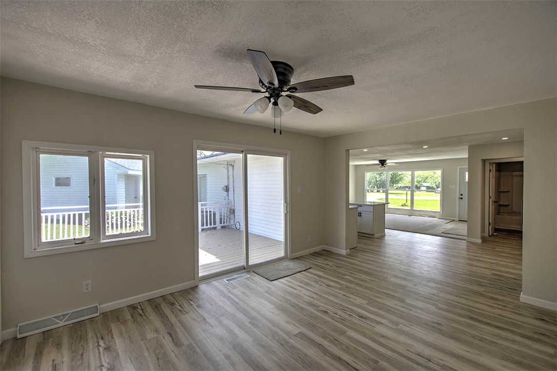 3185 South Wheatland Road Decatur, IL 62521 - Photo 13 of 32 Gallery Image 13