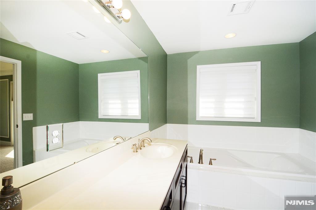 2102 Freeman Way, Unit 2102 Allendale, NJ 07401 - Photo 16 of 26