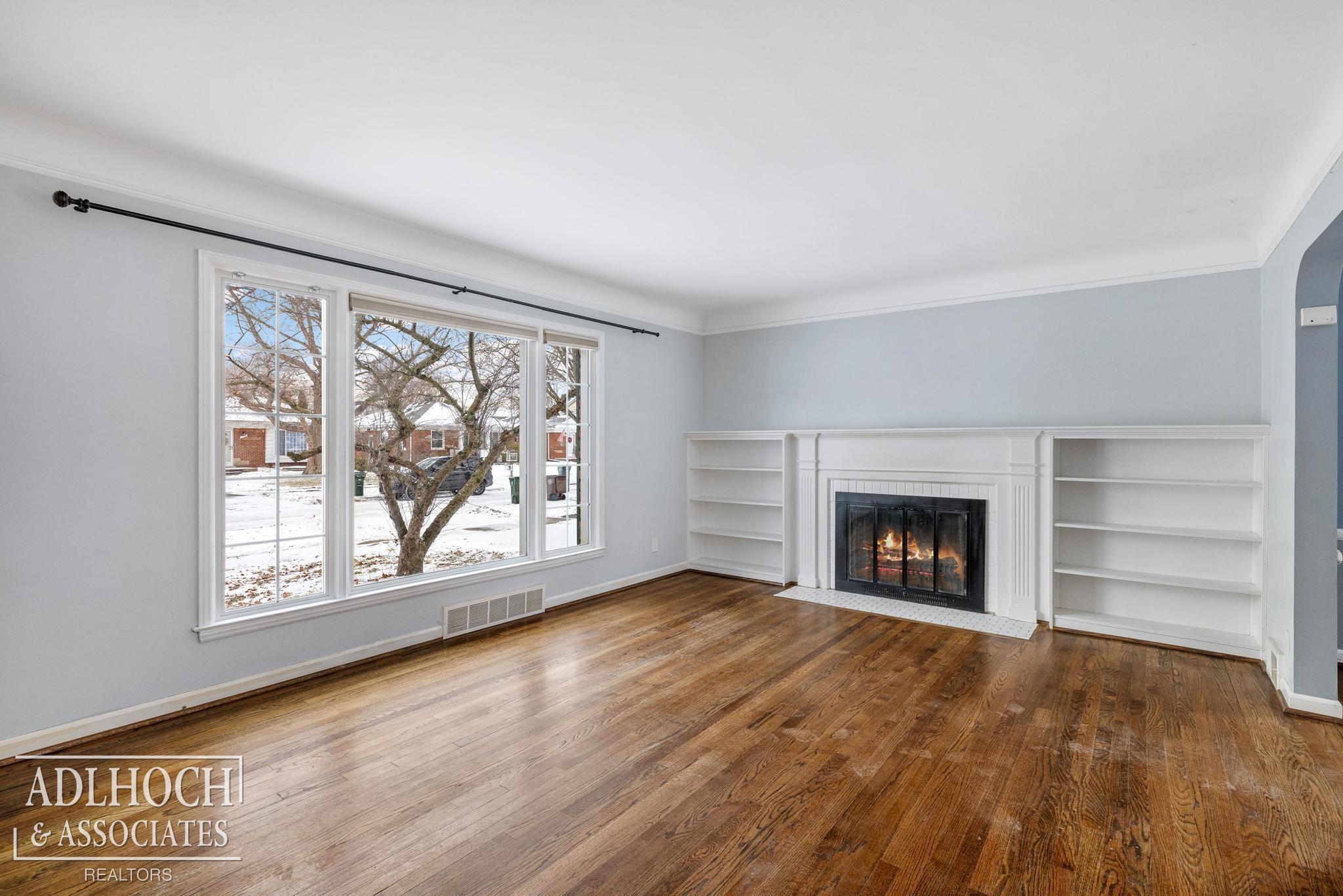 1764 Prestwick Road Grosse Pointe, MI 48236 - Photo 2 of 19 50196266-391fbafd-a7b6-4a7c-b729-7a2a0a231db3.JPG