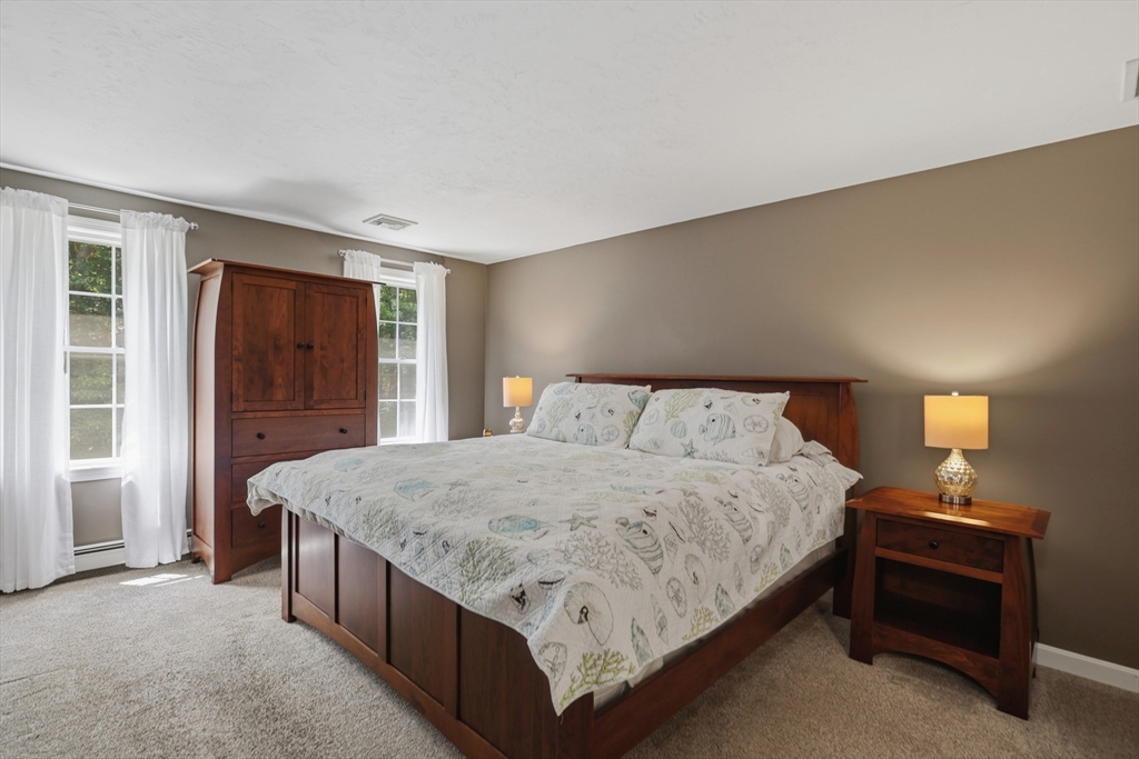 115 Hunter Road Uxbridge, MA 01569 - Photo 19 of 38
