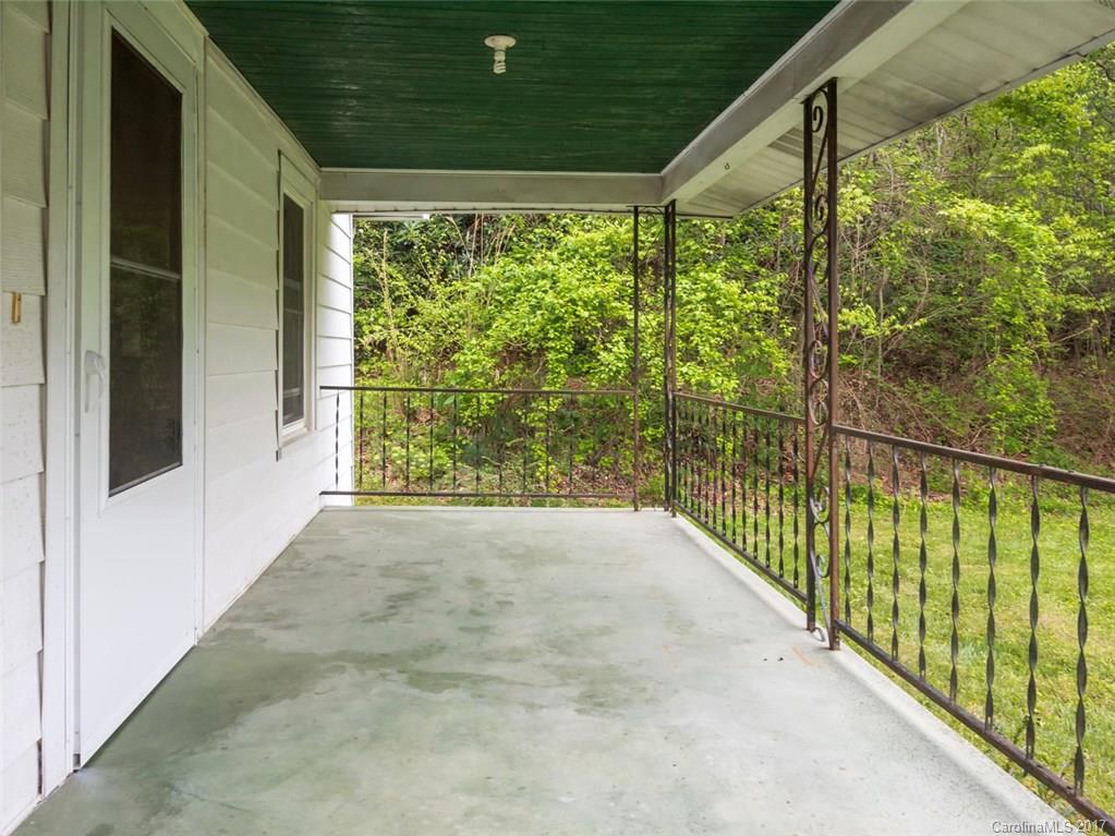 11 Marlowe Road Fairview, NC 28730 - Photo 4 of 22 Gallery Image 4