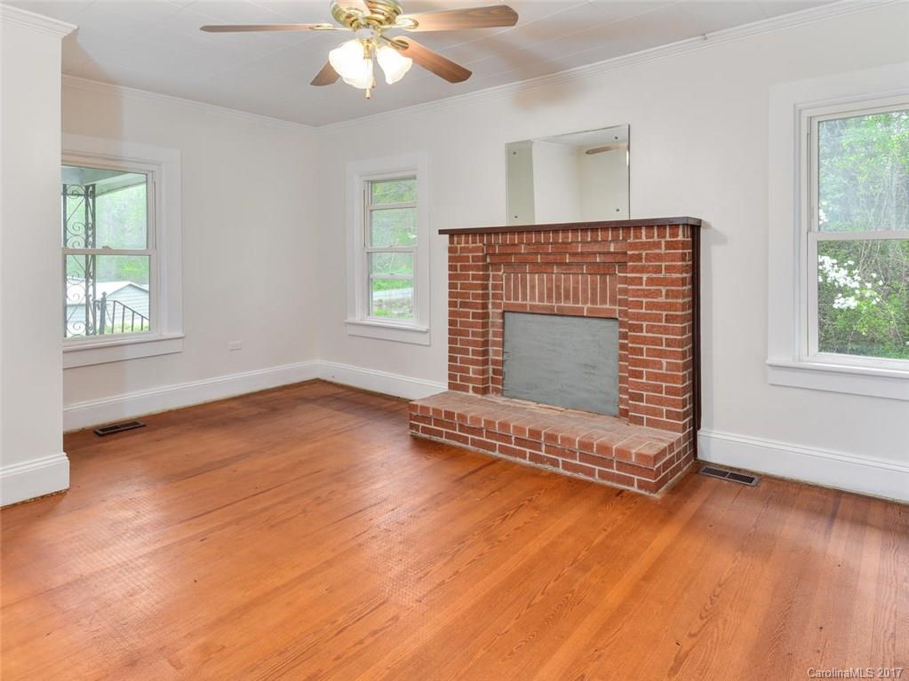 11 Marlowe Road Fairview, NC 28730 - Photo 5 of 22 Gallery Image 5