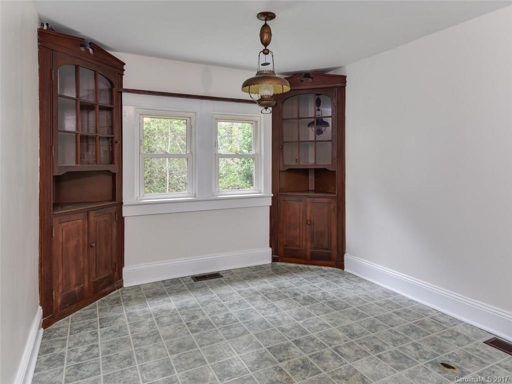 11 Marlowe Road Fairview, NC 28730 - Photo 9 of 22 Gallery Image 9