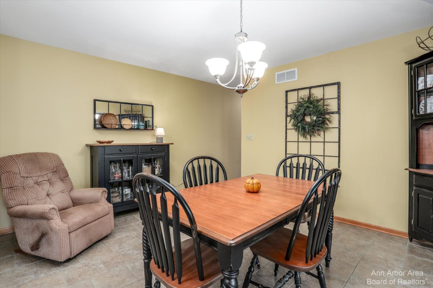 2367 Strieter Road Ann Arbor, MI 48103 - Photo 14 of 44 Photo 14