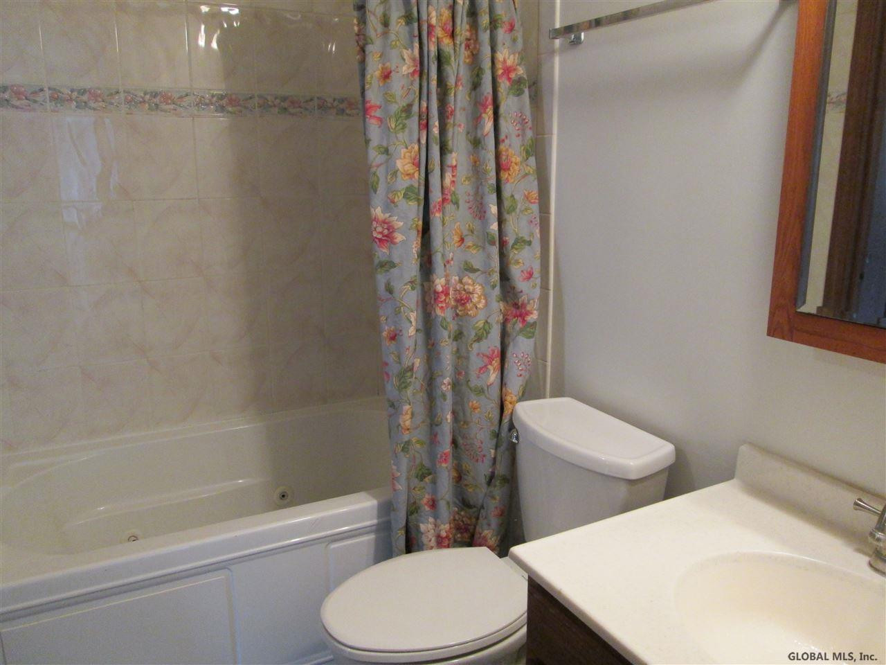 16 Oxford Road Bethlehem, NY 12159 - Photo 19 of 25 Photo 19