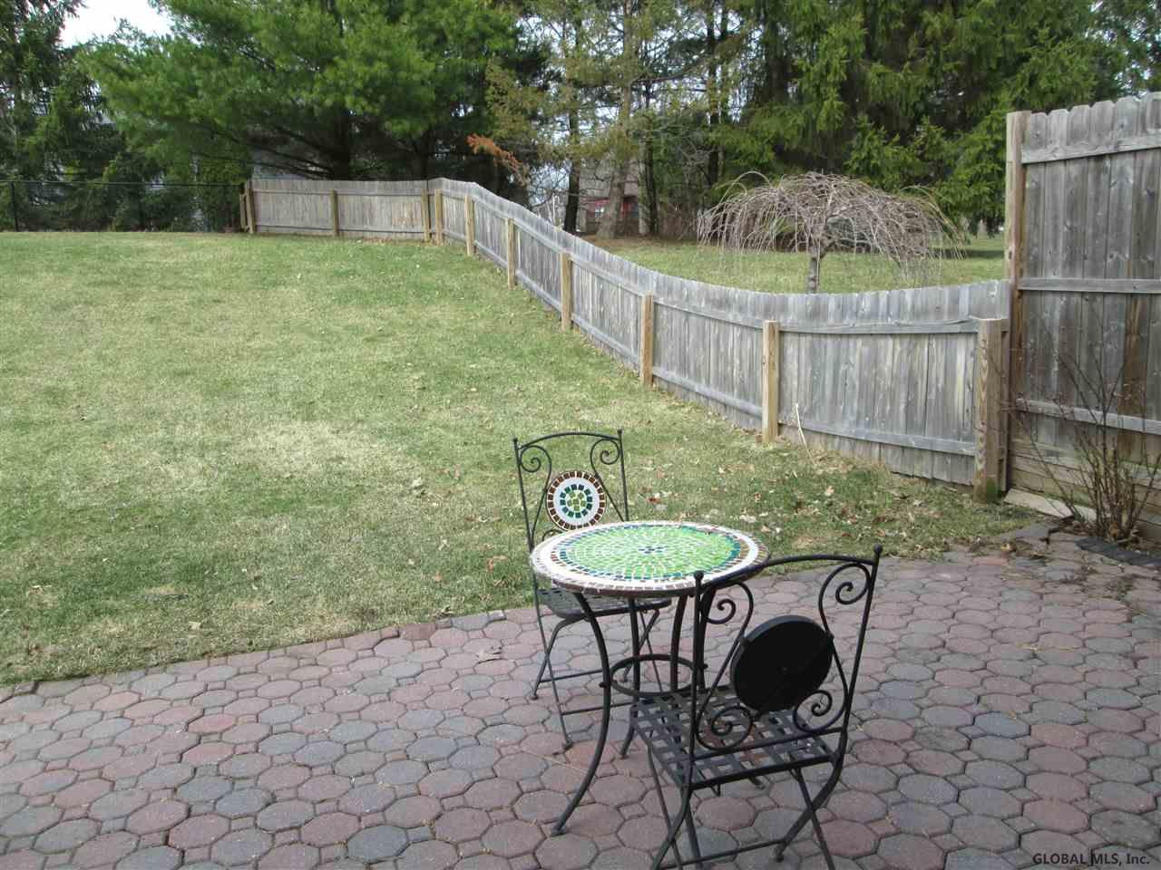 16 Oxford Road Bethlehem, NY 12159 - Photo 22 of 25 Photo 22