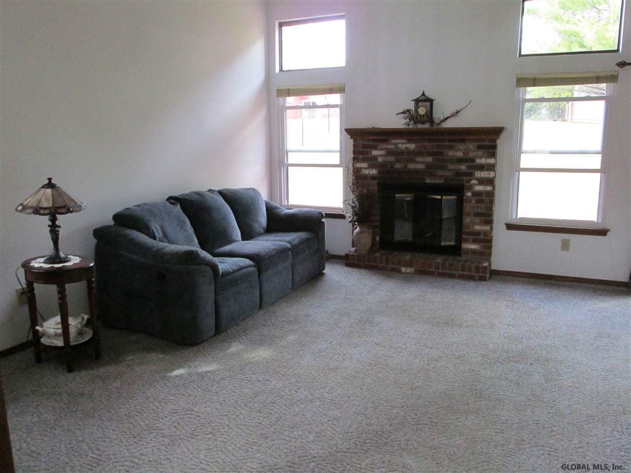 16 Oxford Road Bethlehem, NY 12159 - Photo 3 of 25 Photo 3