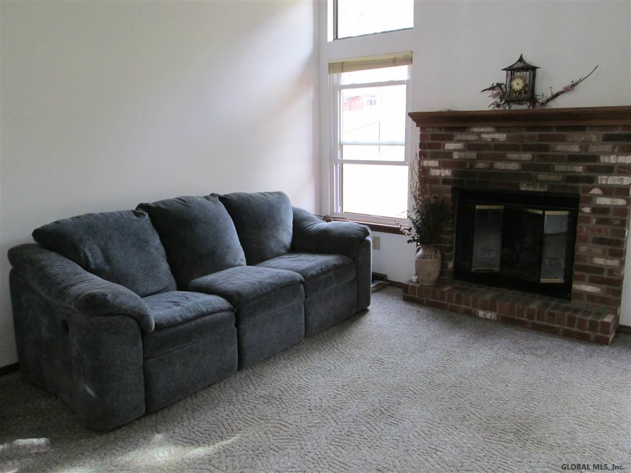 16 Oxford Road Bethlehem, NY 12159 - Photo 4 of 25 Photo 4