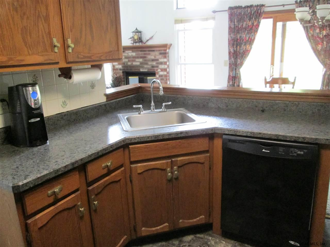 16 Oxford Road Bethlehem, NY 12159 - Photo 7 of 25 Photo 7