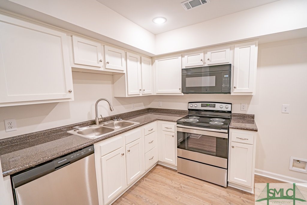 402 East 3rd Street Springfield, GA 31329 - Photo 9 of 23